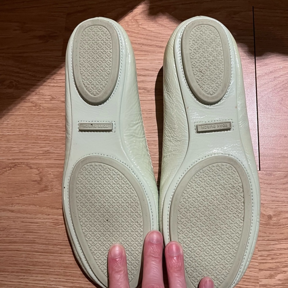Tory Burch Women's Light Green Flats - Picture 7 of 9